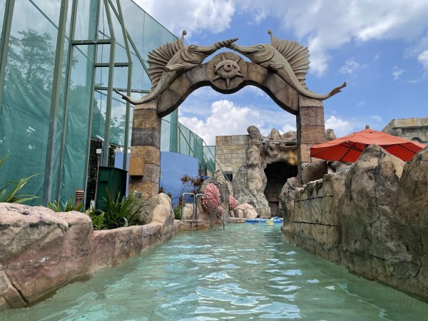 SINGAPORE ADVENTURE COVE WATREPARK + ONE WAY TRANSFER